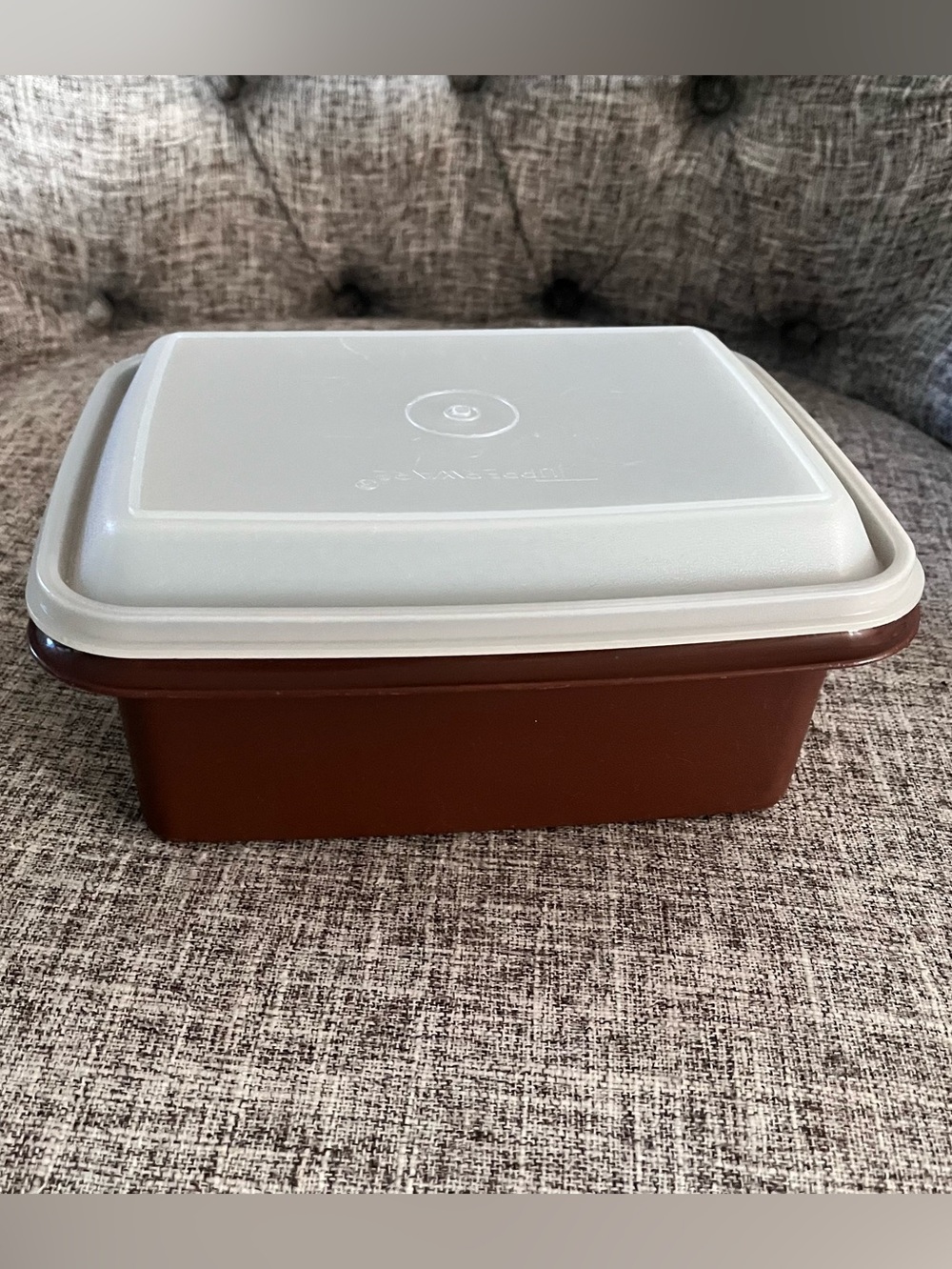 Tupperware
Freeze N Save Ice
Cream Keeper Brown
Container Almond Lid Vintage